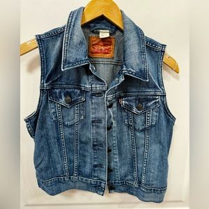 Levi’s denim vest